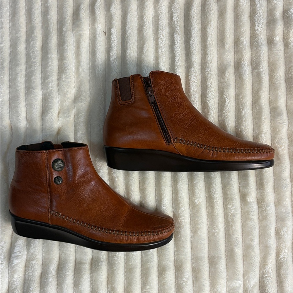 SAS Jade Leather Zip Bootie - Picture 3 of 9